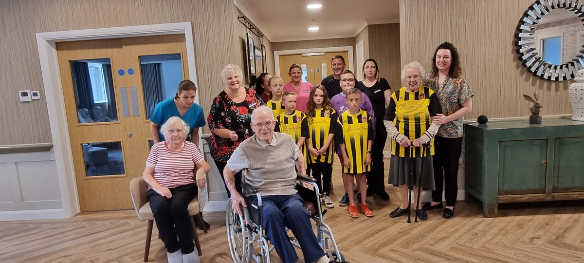 phoenixcommun9's tweet photo. @BBCTheOneShow Please could you give a massive shout out to Audrey and the residents at Tanglewood care home in Beeston nottingjam for sponsoring Local football team Phoenix fc in Nottingham, you're never too old to pull on a football top. https://t.co/mjJTImyG4K