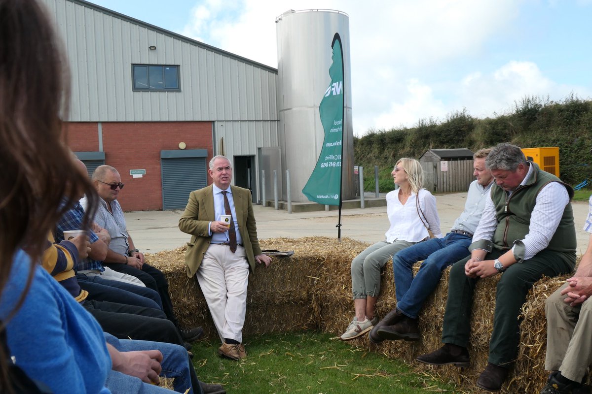 Thank you to NFU Hartland and Seckington Dairies for hosting another informative farming forum and a lively discussion on topical farming matters. Yesterday, I met the NFU Deputy President, Tom Bradshaw and Bovine TB policy officers following our discussion. My thanks to Andrew…