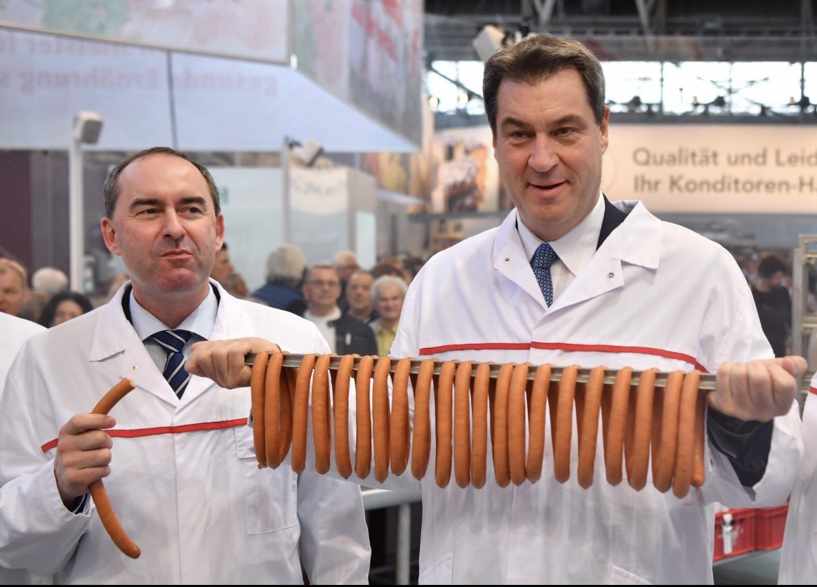 LazR_81's tweet image. Für jede richtige Antwort gibt es ein Würstchen! Aiwanger bleibt hungrig…#aiwanger #würstchen #fragebogen #satire