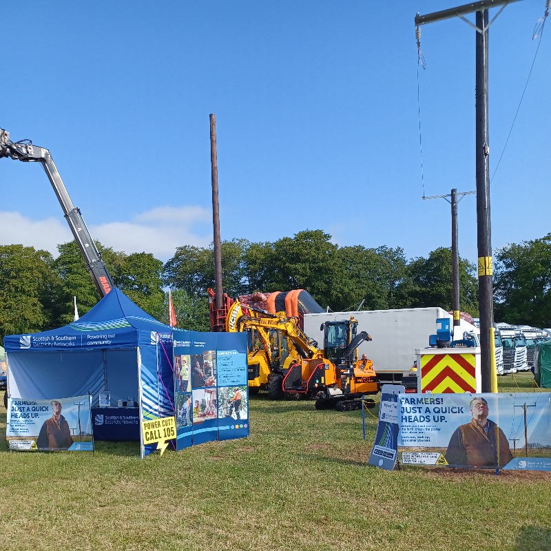ssencommunity's tweet photo. ๐**Great News!**๐ SSEN won the trophy for "Best Non-Agricultural Trade Stand" at the #AngusShow. Our team was there promoting farm safety with our "Look Out, Look Up" campaign, 105, PSR, and more! Swipe for photos! #AngusShow2023 #FarmSafety