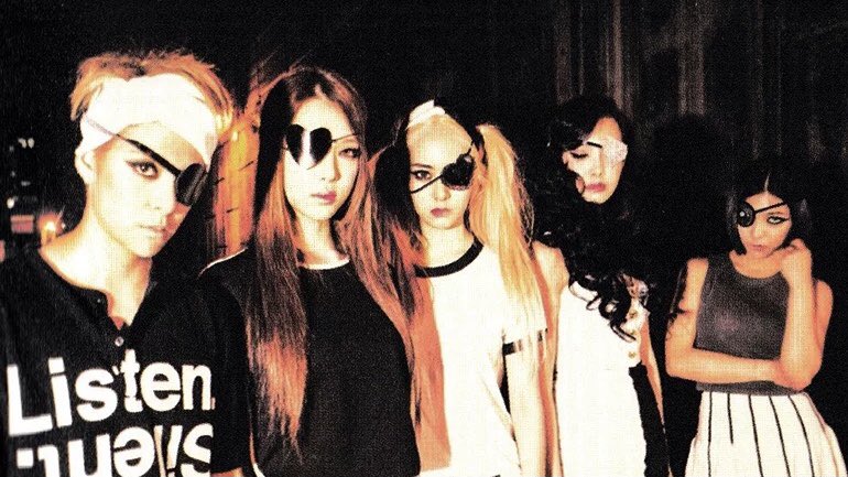 kchartsmaster's tweet photo. 14 years ago today, f(x) debuted. https://t.co/s2iHPFdK4O