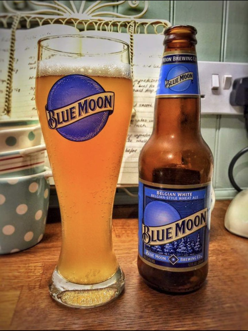 Friedeggstudios's tweet image. My shot of yesterday's blue moon #BlueMoon
