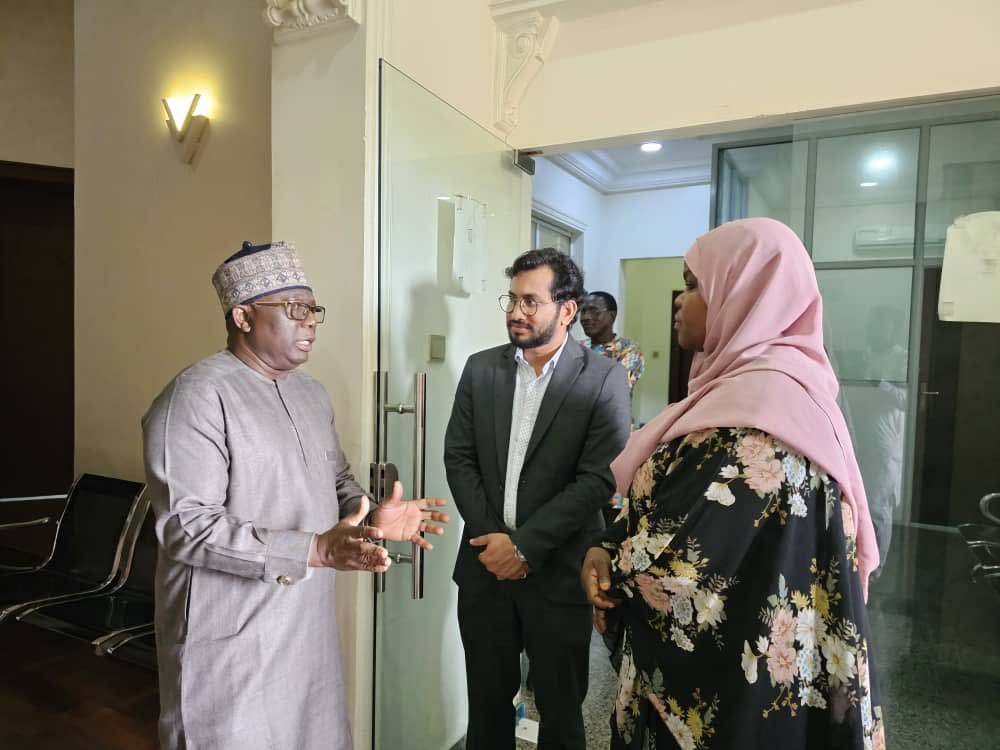 Climategovng's tweet photo. Yesterday, Ali Haider of the Global Center for Adaptation (@GCAdaptation) and his team visited the DG of @NCCCNigeria where they discussed Nigeria’s GCA projects approval…. 
#ClimateActionNow #NCCC #ClimateSolutions #ClimateSolutions #climatefinance https://t.co/Sc0cGBC4zY