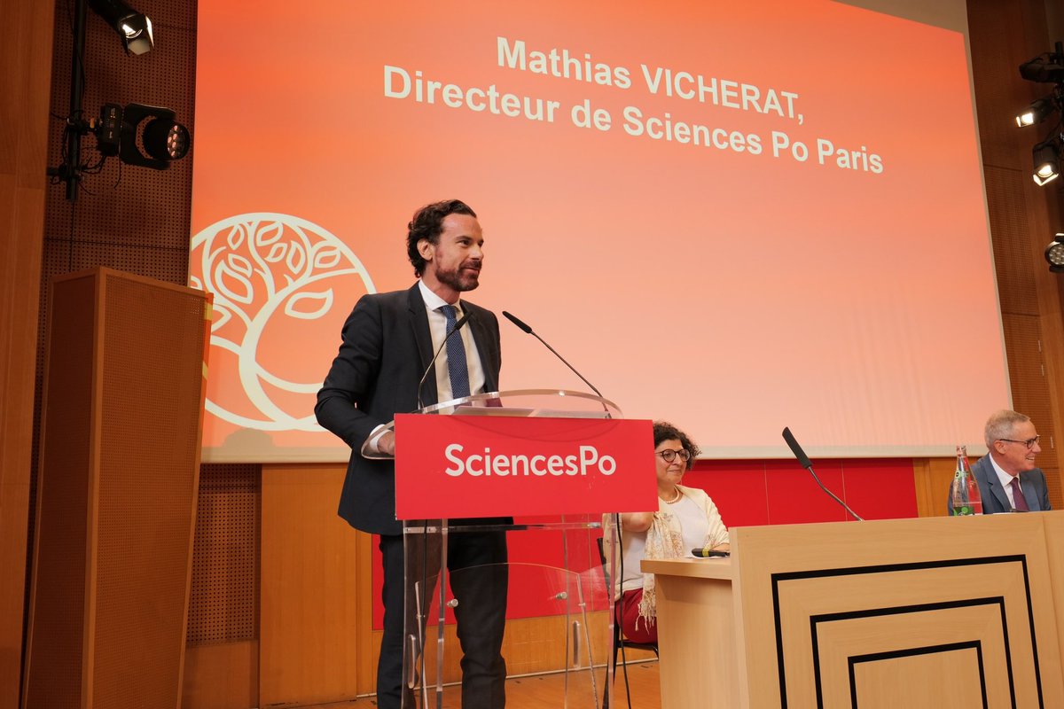 'La pensée s’atrophie dans l’entre-soi. À Sciences Po, nous pensons que l’excellence se nourrit de la différence.' Le message de @mathiasvicherat pour nos étudiants et étudiantes de 1ère année. #RentréeScPo #WelcomeToScPo