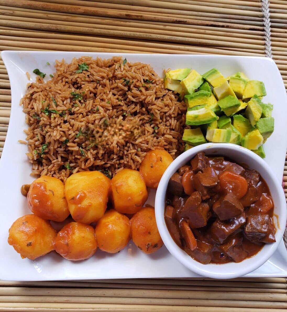 yovan_wood's tweet photo. No woman in Mbarara can finish this 😂 https://t.co/krgGNcPS3t