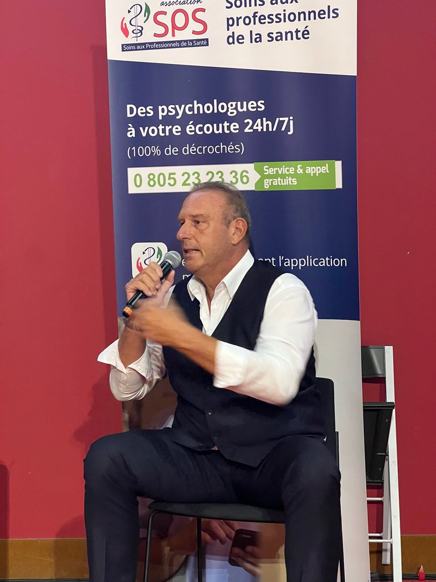 SPS_institut's tweet photo. #ColloqueSPS : Quelles sont les initiatives pour redonner du sens aux professionnels de la santé ?
Regard croisé @LamineGharbi34, pdt @La_FHP, pdt @groupecapsante
"Les cliniques privées sont moteurs ds la bienveillance et la bientraitance de ses équipes médicales/ paramédicales" https://t.co/ziCRVo5kng