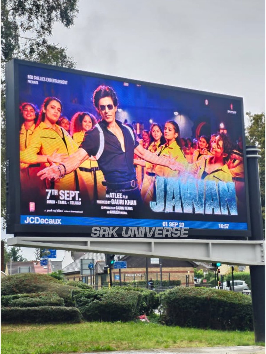 JAWAN billboards in Harrow, UK! 🔥❤️ JAWAN is all set to rule over the cinemas around the world. #JawanAdvanceBooking #JAWAN #ShahRukhKhan
