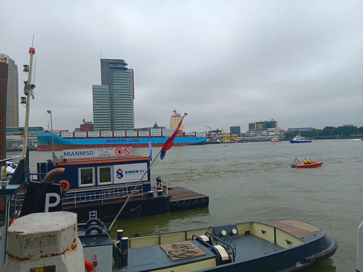 Piet_Heyn's tweet photo. #Mearsk de grootste https://t.co/oI6meFO9QY