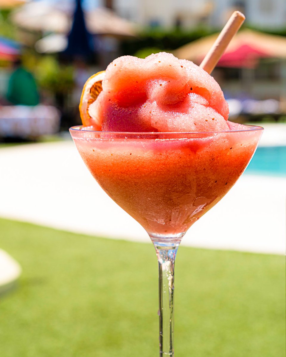 It´s cocktail time!!!!

#floridabeach #beachclub #restaurant & #club in #lacalademijas #mijascosta #mijas