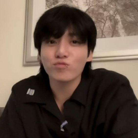 eatsjiin's tweet photo. @armhieko happy birthday to our dearest jungkookie! I wish you all the happiness in this world. Always be kind and stay safe. I love you always 🥳
#HappyBirthdayJungkook 
#GiantPopStarJKDay 
#HAPPYJKDAY https://t.co/kfKnBxLDO1