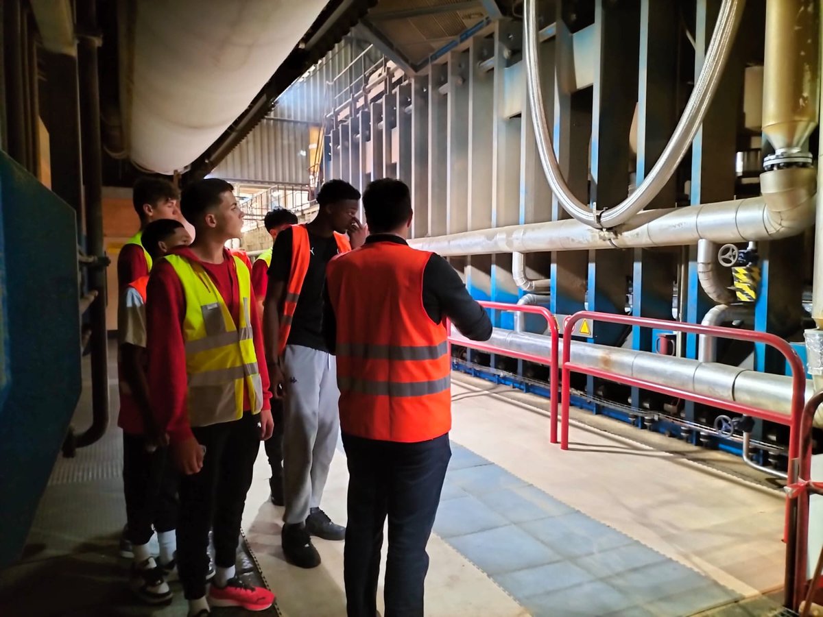 Avant le retour à la compétition très prochainement, nous avons eu le plaisir d'accueillir ce jeudi les nouveaux joueurs de l'Académie Gautier <a href="/CB_officiel/">Cholet Basket</a>. L'occasion pour ces jeunes sportifs de découvrir de plus près le monde industriel.

#CBFAMILY #AcadémieGautierCB