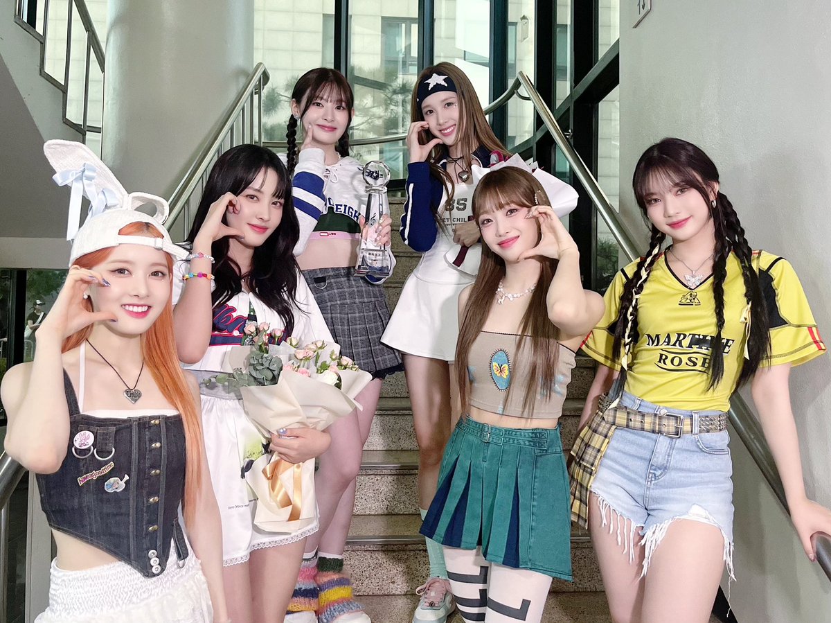 STAYC(스테이씨) tweet media