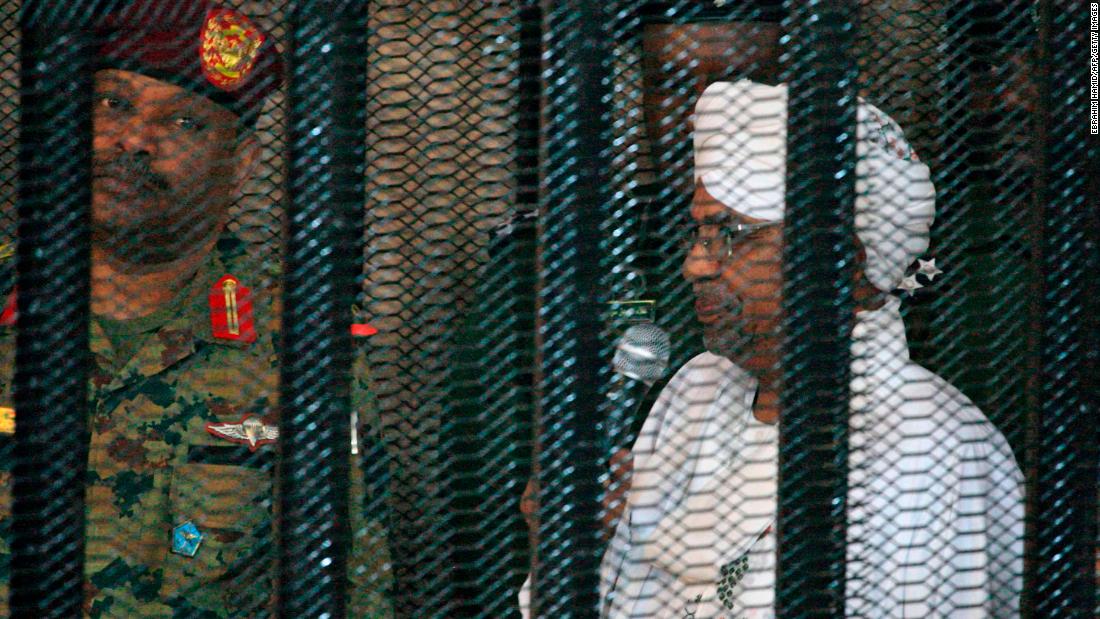 AfricaFactsZone's tweet photo. Sudan's former President Omar al-Bashir bragged that protests can't remove him from power.

He was overthrown 3 months later in 2019.

He had looted $9 billion as at 2010. Sudan recovered $4 billion in assets in 2020.

He ruled for 30 years from 1989 to 2019.

He is in prison. https://t.co/pbCM2pYIMI