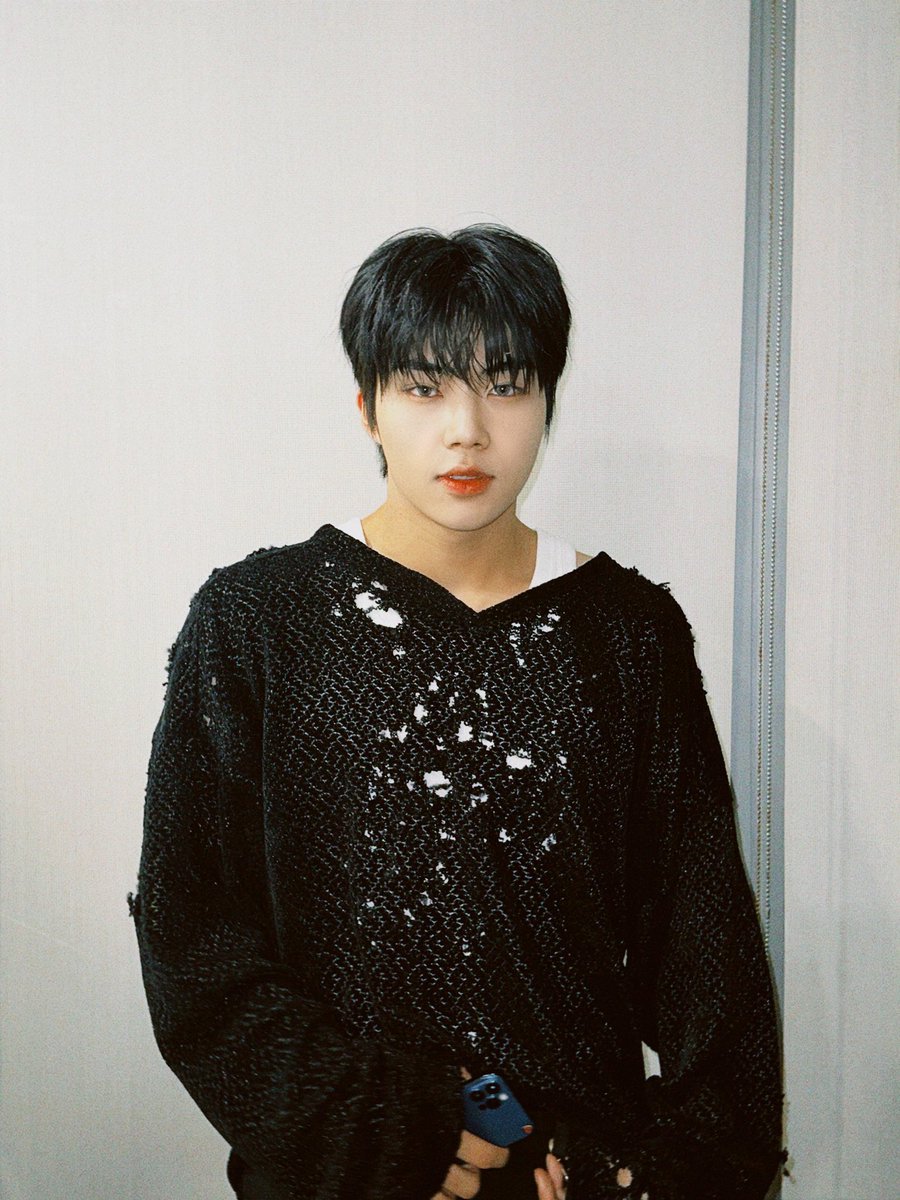 GUNWOOKPARG's tweet photo. How was your week? I think I had a very happy time thinking of you all guys here. Did you also think of me a lot too? Back to the recaps, it was so much fun memories and I'll come back with a prettier image for my next promotion. Wish you guys also anticipating it! https://t.co/qJuvkfOQGB