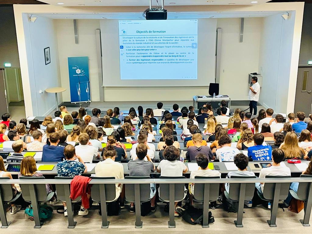 ENSCM Chimie Montpellier (@chimieenscm) on Twitter photo #rentrée Bienvenue à la promotion #phosphore qui compte 53% de femmes sur nos 129 nouveaux élèves #ingénieurs originaires de toute la France mais aussi de #Chine, du #Liban et du #Mexique ! <a href="/umontpellier/">Université de Montpellier</a> <a href="/Montpellier3m/">Montpellier Métropole</a> <a href="/acmontpellier/">Académie Montpellier</a> <a href="/ecolesdechimie/">Fédération Gay-Lussac</a> #rentrée Bienvenue à la promotion #phosphore qui compte 53% de femmes sur nos 129 nouveaux élèves #ingénieurs originaires de toute la France mais aussi de #Chine, du #Liban et du #Mexique ! <a href="/umontpellier/">Université de Montpellier</a> <a href="/Montpellier3m/">Montpellier Métropole</a> <a href="/acmontpellier/">Académie Montpellier</a> <a href="/ecolesdechimie/">Fédération Gay-Lussac</a>