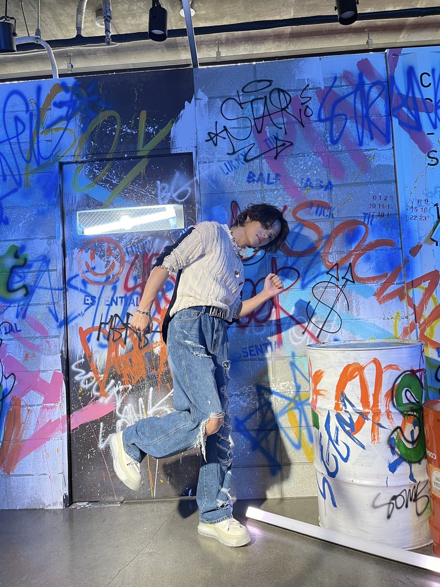 woooojinn's tweet photo. [#우진] 인더라이브는 어땠어 컵스?💙 https://t.co/Y5W9fFOBHD