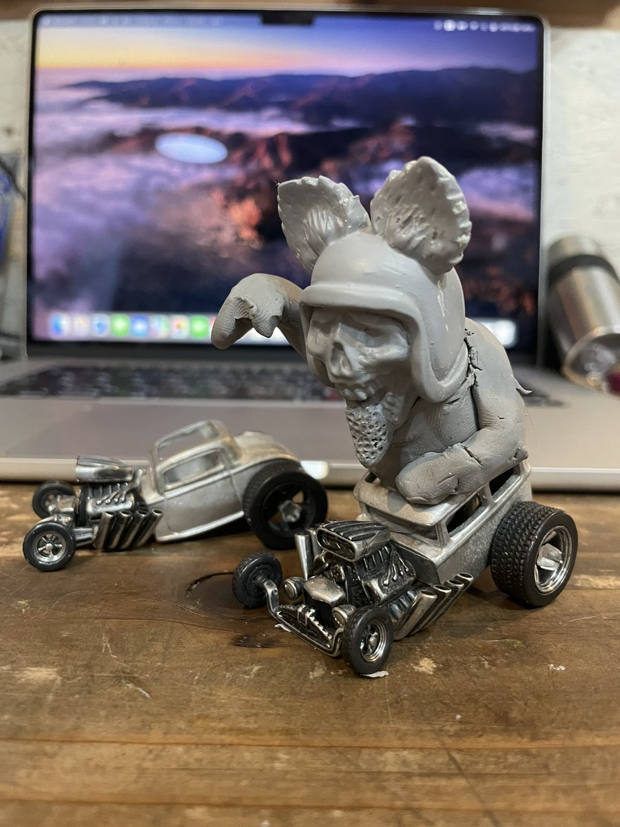 ぼちぼちって感じですが、コレなかなかカッコよくなりそう