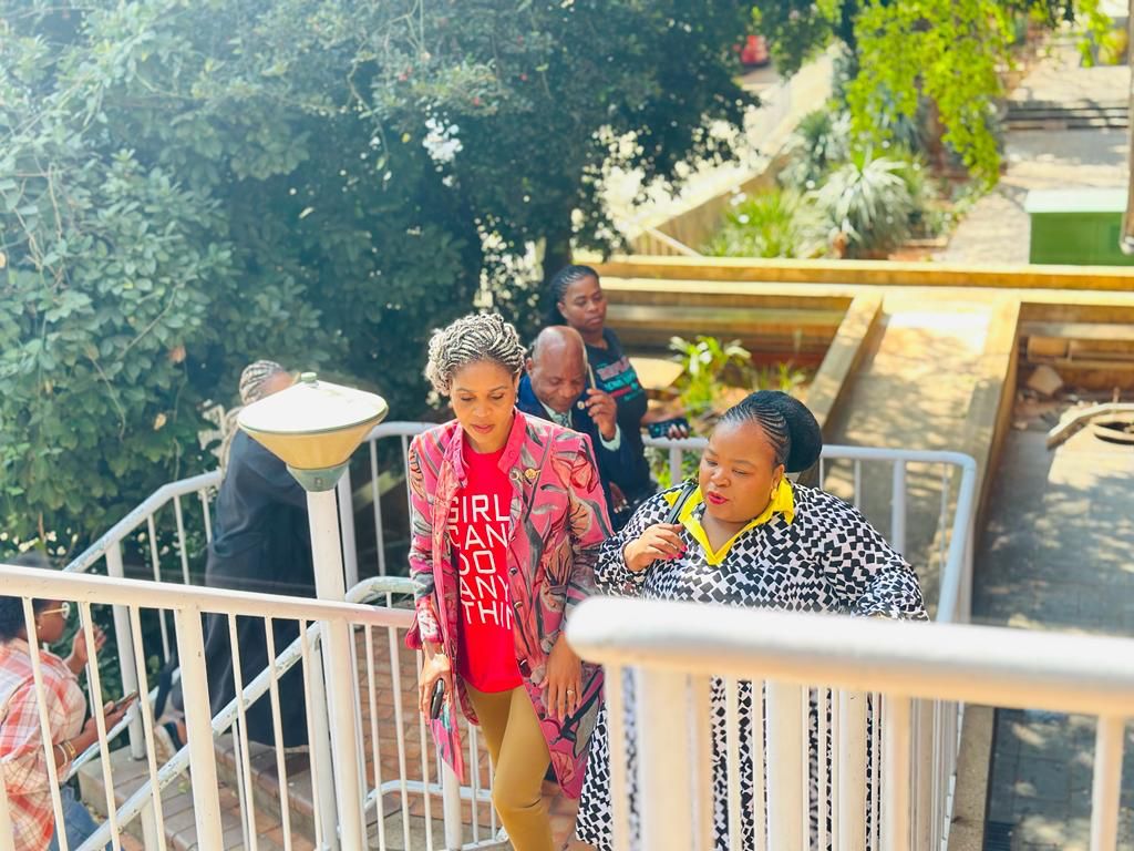 Following on the tragic fire incident in Marshalltown which claimed the lives of more than 70 people including children, today I visited the Helen Joseph Hospital where some of the injured have been hospitalised.
#Joburgcares #MarshalltownFire #TragicIncident #InjuredVictims