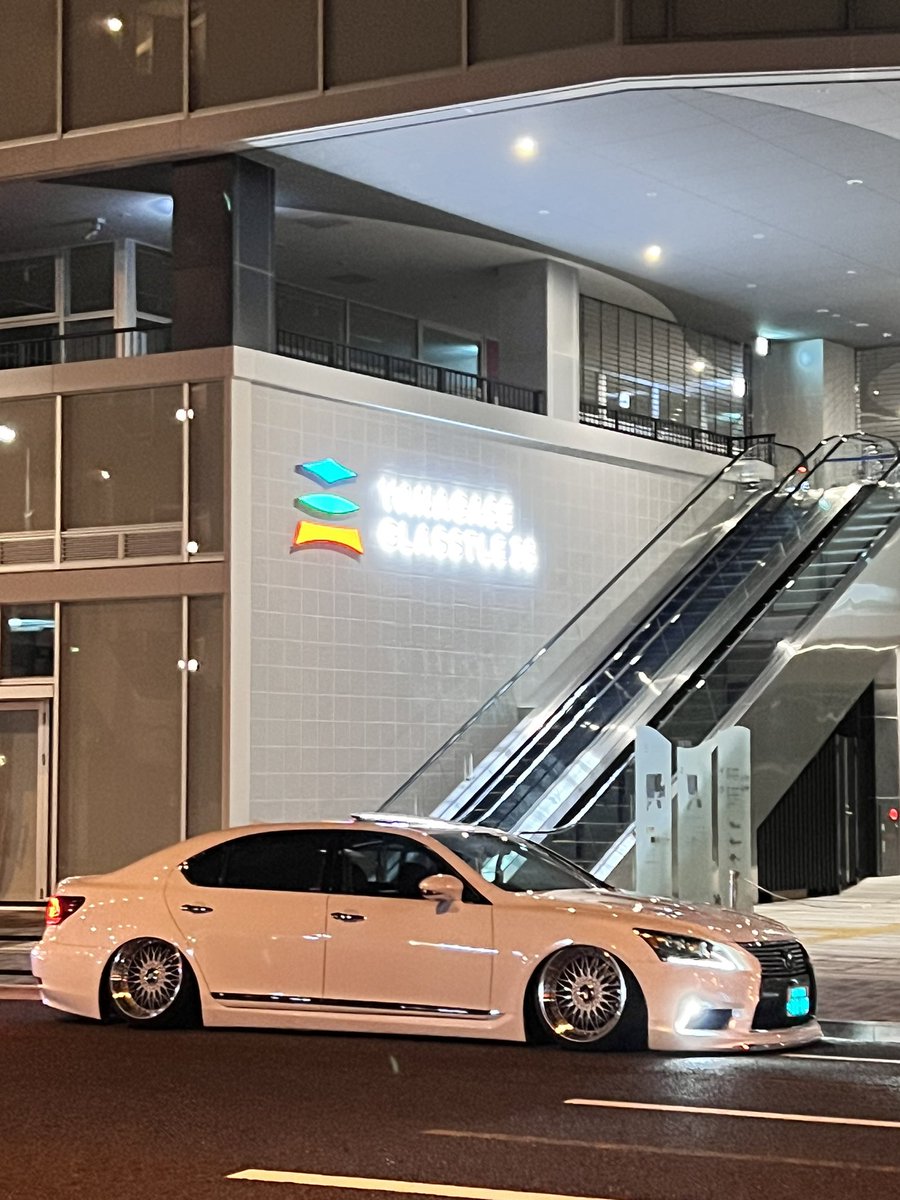 miyabi2070's tweet photo. 撮ってみたかった場所

#LS460L
#大人シンプル仕様
#LEXUS https://t.co/I01kZ22QpG