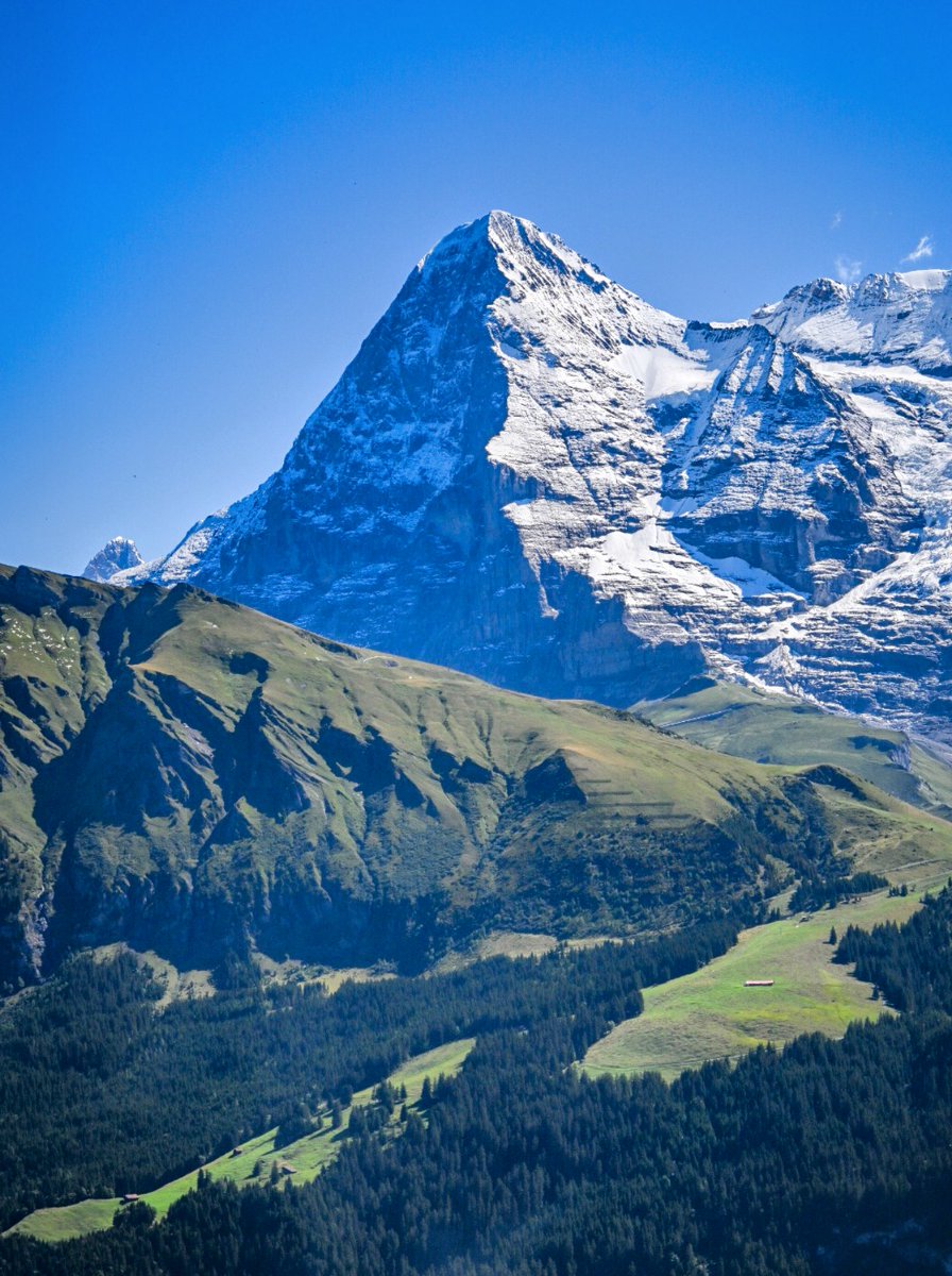 StuartKlinke's tweet image. The Iconic Eiger north face is looking doable today, especially after a few pints.
#Eiger #mountains #Switzerland