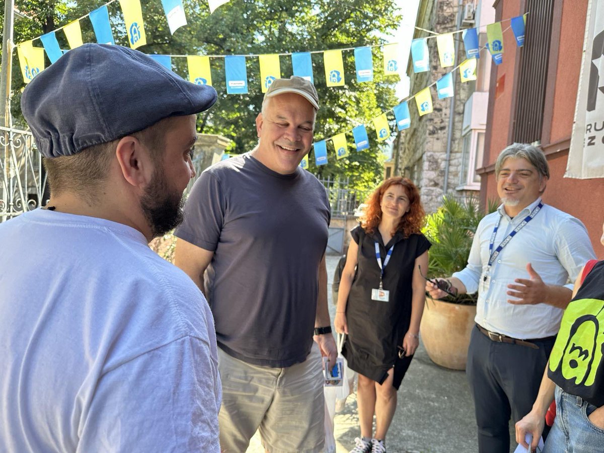 Thrilled to be in #Mostar for the amazing #StreetArtsFestival, connecting regional youth in painting a better future for all. #StrongerTogether