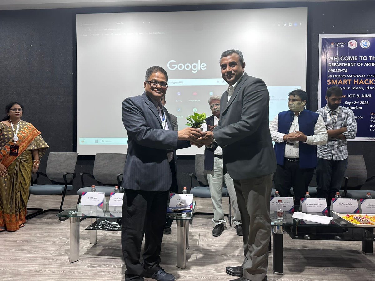 WavelabsTech's tweet image. Department of #ArtificialIntelligence at Anurag University – School of Engineering organized Smart Hacks -2K23. A big thank you to the organizers for inviting Debiprasad Banerjee – EVP &amp;amp; GM, #Wavelabs Technologies as guest of honour.