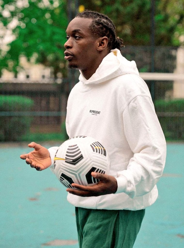 rclensynadamas's tweet photo. Faitout Maouassa, 25 ans, 177 matchs en professionnel. 
48 matchs en sélection jeune de l'équipe de France, a déjà joué l'Europe.

L'année dernière avec Montpellier c'est 5 buts et 5 passes décisives.

Profil hyper tonique, gros coffre et mentalité exemplaire. 

On saute dessus ! https://t.co/3MuFd9DHJy