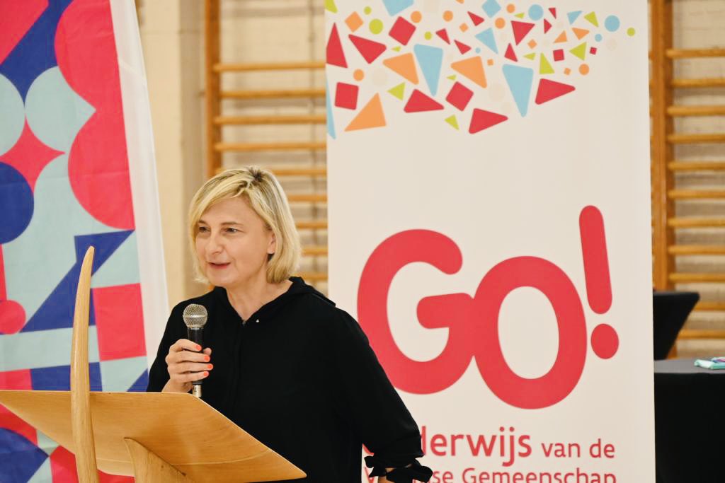 crevits's tweet photo. Een speciale 1 september voor de 23 medisch pedagogisch instituten en internaten met permanente openstelling. Want vandaag worden zij officieel overgeheveld naar Welzijn. Het moet een zorgzame transitie worden  die 1400 kinderen en jongeren kansen biedt. 🍀 https://t.co/FNnf5qSsiA