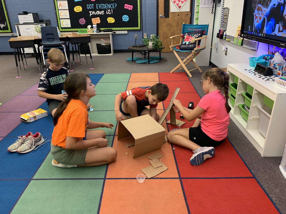 KatieBaggott3's tweet photo. These 4 teacher’s kids worked together yesterday on the #vaughanfamilystem project. They tinkered, and tested, and collaborated until they had a working pebble coaster! @VaughanRockets https://t.co/fg7KfQawre
