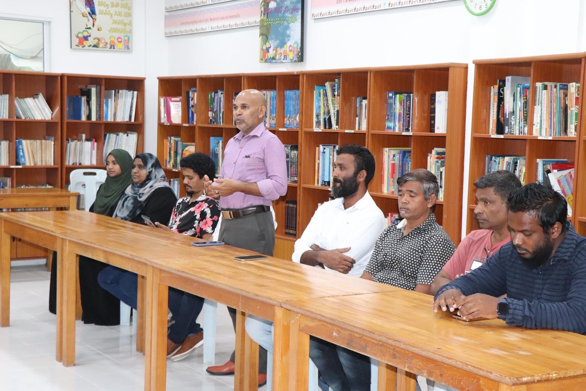 raec_mv's tweet photo. Senior Management of Raa Atoll Education Centre and Secretariat of the Meedhoo Council met the students who are representing Raa Meedhoo in Raa Atoll Quran Competition, yesterday. 

We wish all the students for a successful Competition. 

#RAEC
#EachtoSucceed https://t.co/f9gHYKTy0L
