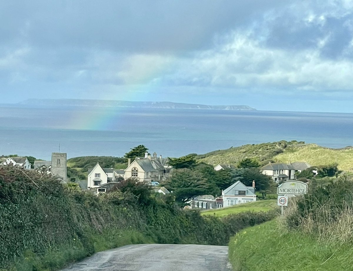 Beautiful rainbow this morning looking towards #Lundy from #mortehoe 💕#Woolacombe #northdevoncoast