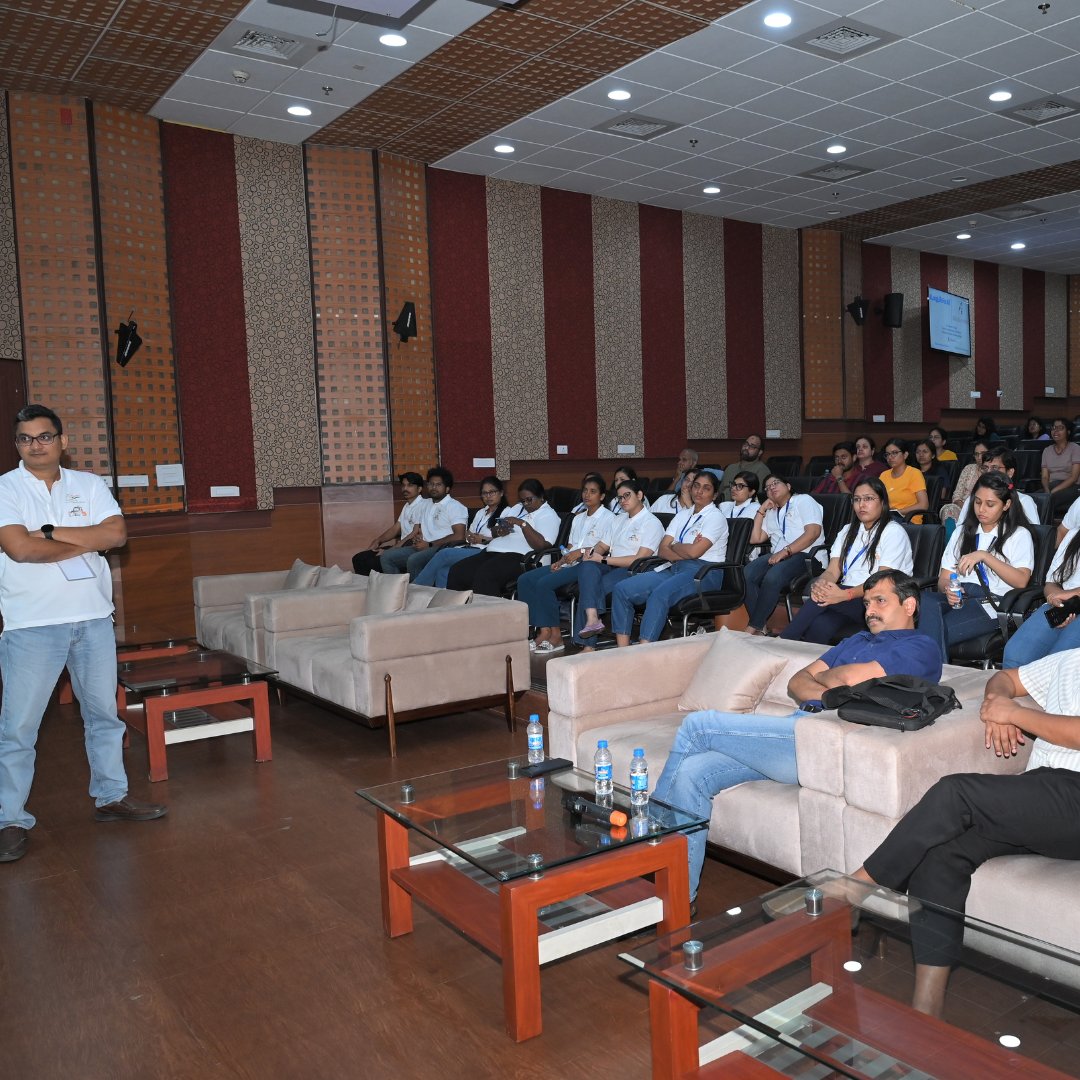 PremasLifeSc's tweet image. 🧬 Wrapping up an incredible 4-day journey at #ILS Bhubaneshwar! 🚀 Our hands-on workshop on single-cell transcriptomics with BCR/TCR profiling using the 10x Genomics platform was a resounding success. 🎉👋 #SingleCellTranscriptomics #GenomicsWorkshop #ResearchSuccess