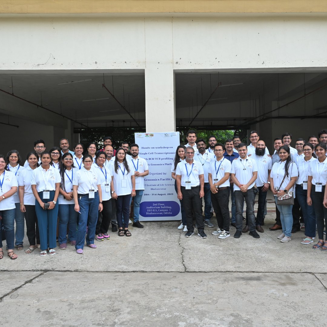PremasLifeSc's tweet image. 🧬 Wrapping up an incredible 4-day journey at #ILS Bhubaneshwar! 🚀 Our hands-on workshop on single-cell transcriptomics with BCR/TCR profiling using the 10x Genomics platform was a resounding success. 🎉👋 #SingleCellTranscriptomics #GenomicsWorkshop #ResearchSuccess