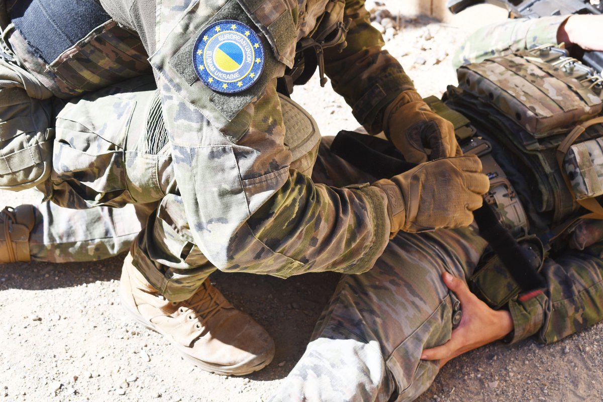 La misión de entrenamiento 🇪🇺 #EUMAM-UA. El 🇪🇸 #EUMAM_UA_TTCC@ejercitodetierra #MOPS trabaja en estrecha coordinación con el #MPCC Military Planning and Conduct Capability para apoyar las capacidades de las Fuerzas Armadas Ucranianas desde #Toledo y #Bruselas