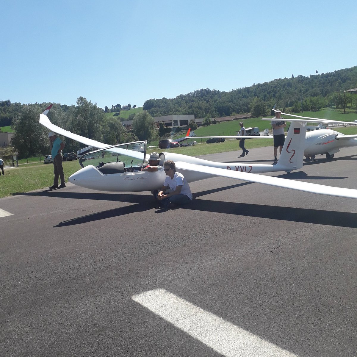 faisgp's tweet photo. Still waiting...Day 6 Race 3 conditions.
😴
@StefanLanger @SebastianKawa @AlbertoSironi @MarekSawczuk

https://t.co/ixvlppS2NX

#sgpfinalserieeleven #sgp #soaring #planeur #aliante
#gliding #segleflugzeug #segelfliegen #pilot #sailplaneGrandPrix https://t.co/5IaWWxwx6u