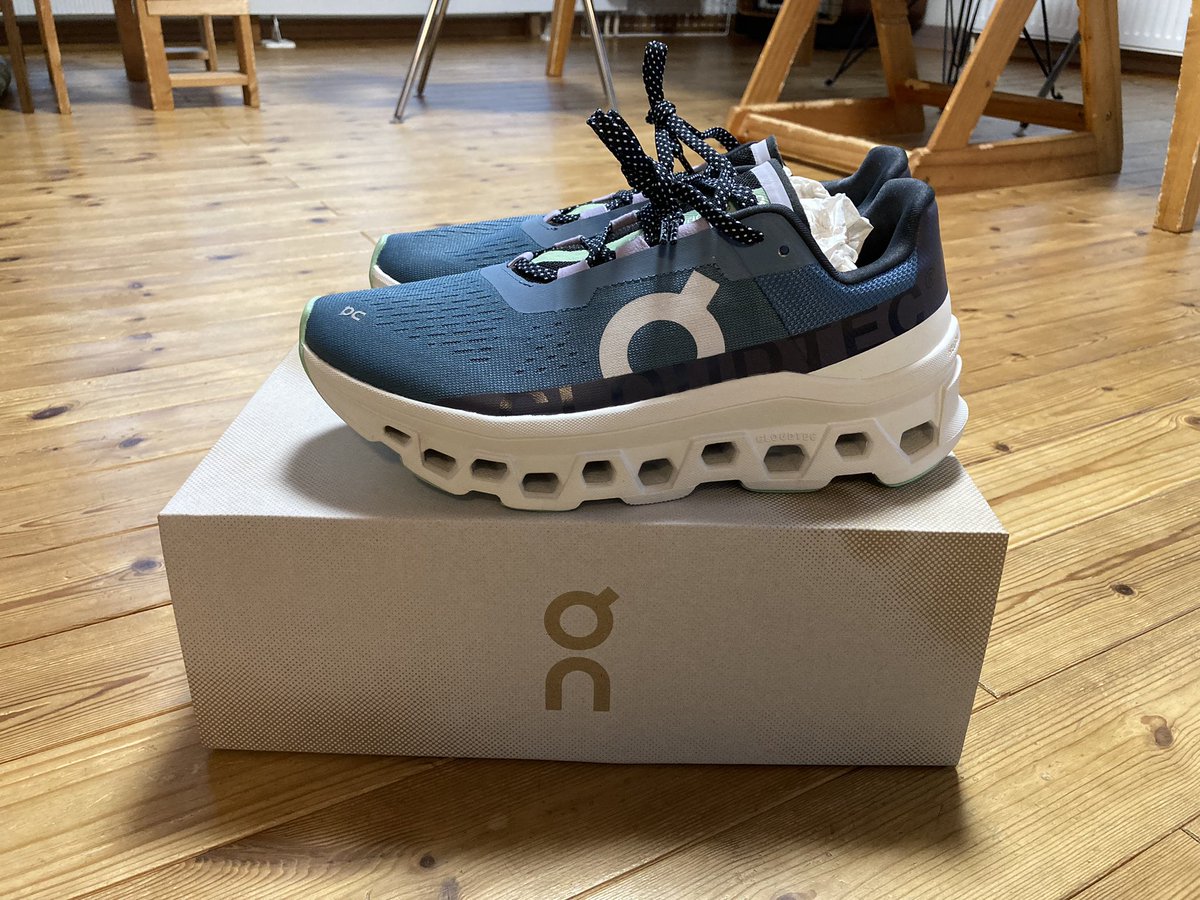 $onon にチョットだけ投資しています！
ランニングのみならず、テニス界にも参入していて、今後に注目です！

遂にこの度シューズを購入‼️
先日 #STEPN のシューズを失って落ち込んでましたが、気を取り直して頑張ります！余裕のある人、靴ください…
↓
EE4X5DpTb3VJghSKjmrCyYZC24vSotAA69ukKpFgL6J4