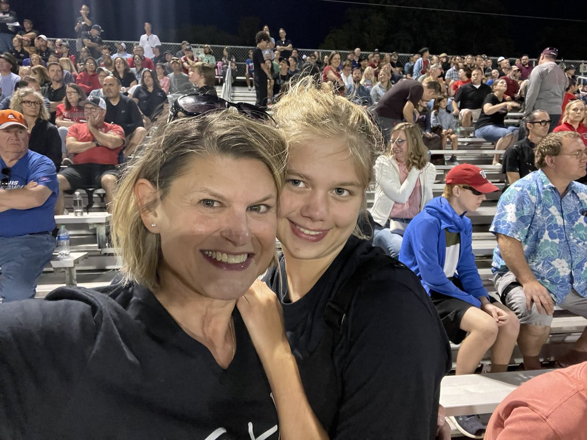 shiralevine's tweet photo. Proud marching band mama! #flutemom @JamesMadisonHS https://t.co/fjAR6bB1wf