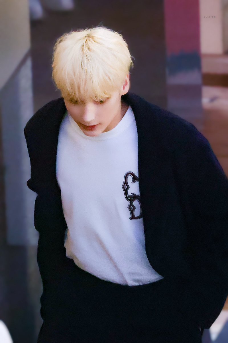 LIVED_TXT's tweet photo. 230901    Dior

🐧

@TXT_members 
#휴닝카이  #휴카 #HUENINGKAI
#투모로우바이투게더   
#TOMORROW_X_TOGETHER   #TXT https://t.co/DLl7Gbcv5q