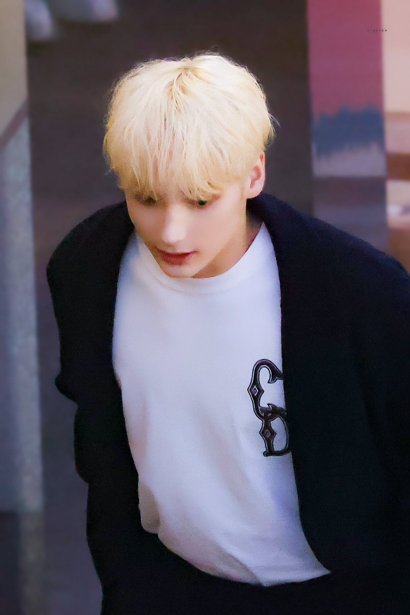 LIVED_TXT's tweet photo. 230901    Dior

🐧

@TXT_members 
#휴닝카이  #휴카 #HUENINGKAI
#투모로우바이투게더   
#TOMORROW_X_TOGETHER   #TXT https://t.co/DLl7Gbcv5q
