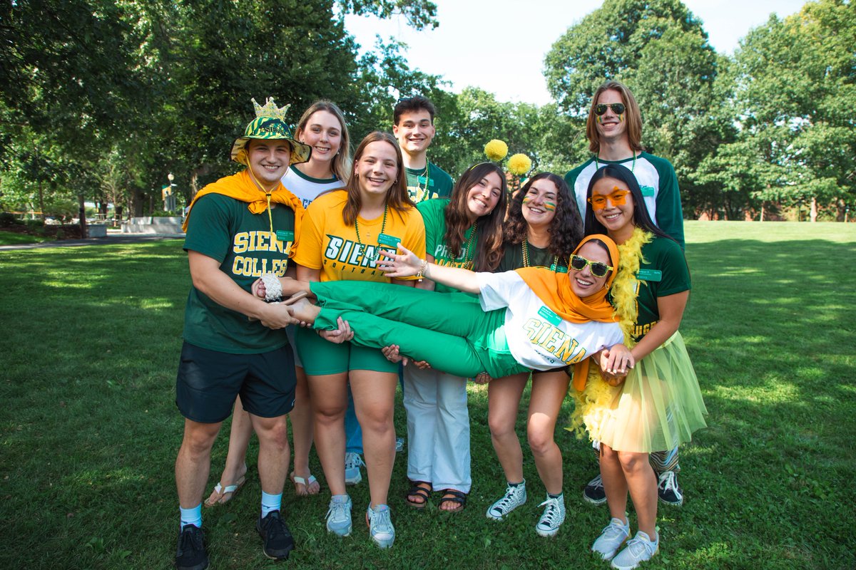 Happy National College Colors Day! 💚💛