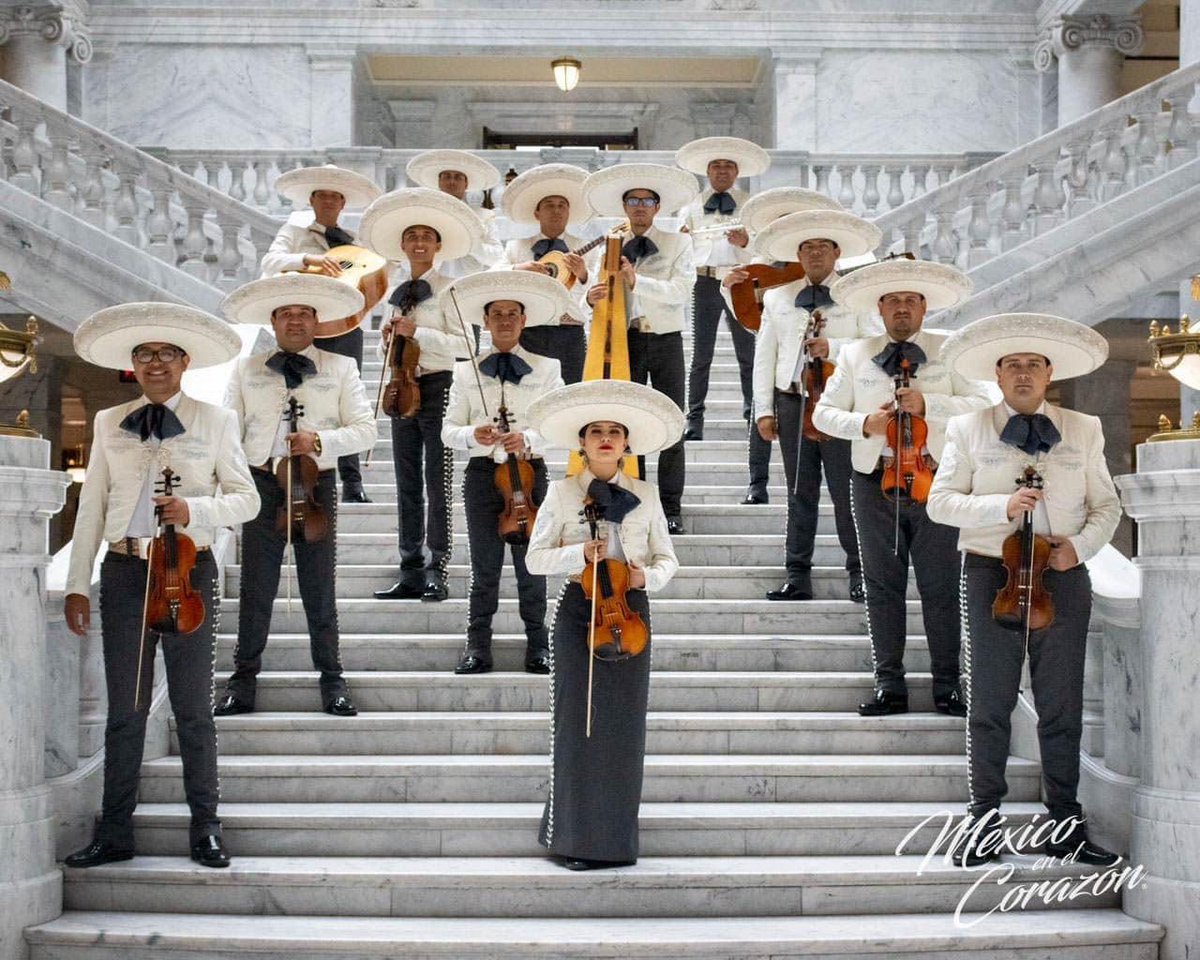 foxpointeevents's tweet photo. México en el Corazón, free cultural performance, tomorrow at Fox Pointe, 11 am-2 pm. Gates open at 10 am. Bring lawn chairs and blankets for seating. https://t.co/jO4UNXzvUq