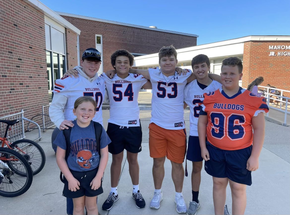 Week 2! Home opener!
🔥 🆙 Friday!

GO BULLDOGS!!!
#FamilyStrong