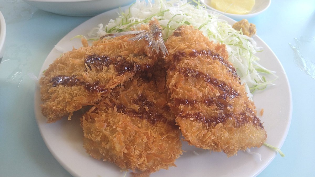 satoru_Cooking's tweet photo. 昔ながらの食堂で

アジフライと野菜スープ

&amp;　ライス！

ガテン系のオッチャン達と食べるアジフライは格別（笑）

最近、食べログのレビューを公開しました。

非公開がほとんどだったけどね…

興味がある人は

【　ポキ丼　】

で検索してねー！ https://t.co/NQyjn6QWAy