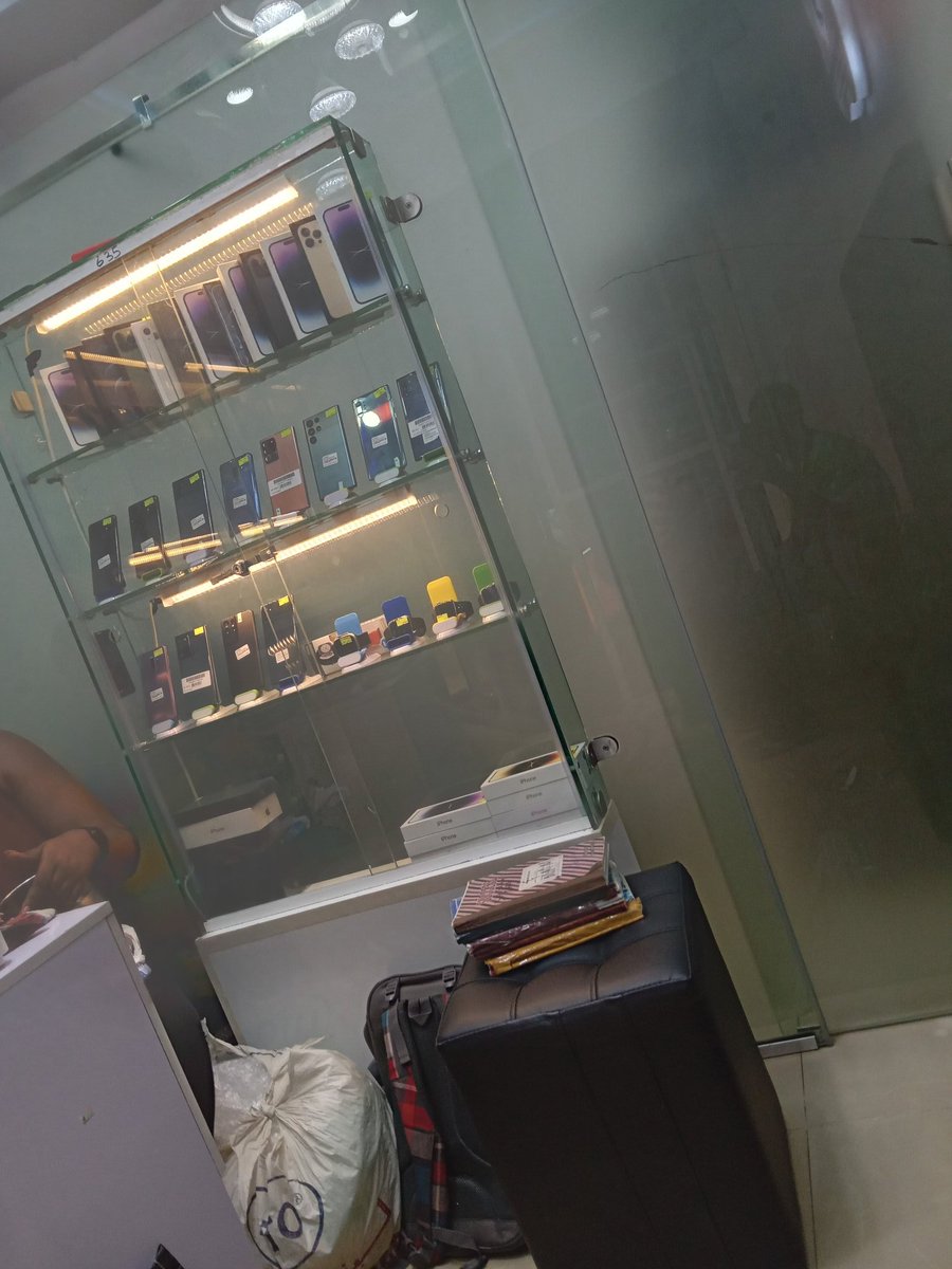 ObadofinDaniel2's tweet image. Don't miss out on these incredible tech marvels! Visit our store today and upgrade your life.💥 

#NewMonthDeals #TechInnovation #GadgetsGalore #UpgradeYourLife