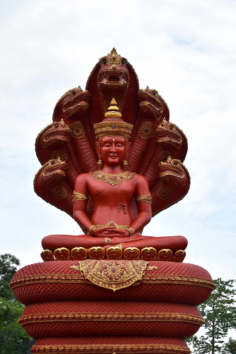 วัดป่าดงหนองตาล อุดรธานี
ดินแดนแห่งพญานาค เป็นสถานที่ประดิษฐาน พ่อปู่เกศแก้ว
นาคาธิบดี และ แม่ย่าละอองดาว ซึ่งเป็นพญานาคที่ปกปักษ์
รักษา บริเวณวัดตกแต่งสถานที่ได้อย่างสวยงาม เงียบสงบ ร่ม
รื่น เหมาะสำหรับการพักผ่อนและปฏิบัติธรรม 
#อุดรธานี #วัดป่าดงหนองตาล