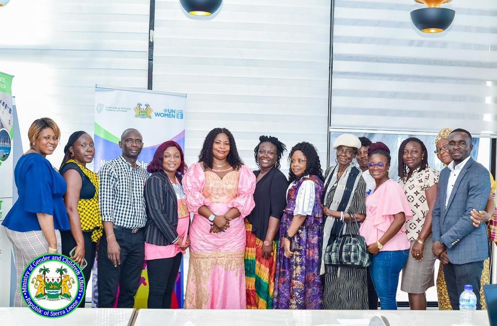 UNWOMEN_SL's tweet photo. @UNWOMEN_SL promoting the WPS Agenda #UNSCR1325 the Minister of Gender and Children's Affairs led in engaging the National Steering Committee on the review of SiLNAP II and the development of the SiLNAP III #reaffirming commitment & inclusion in the process @Irish_Aid @IsataMahoi https://t.co/AvkQzjqhUr