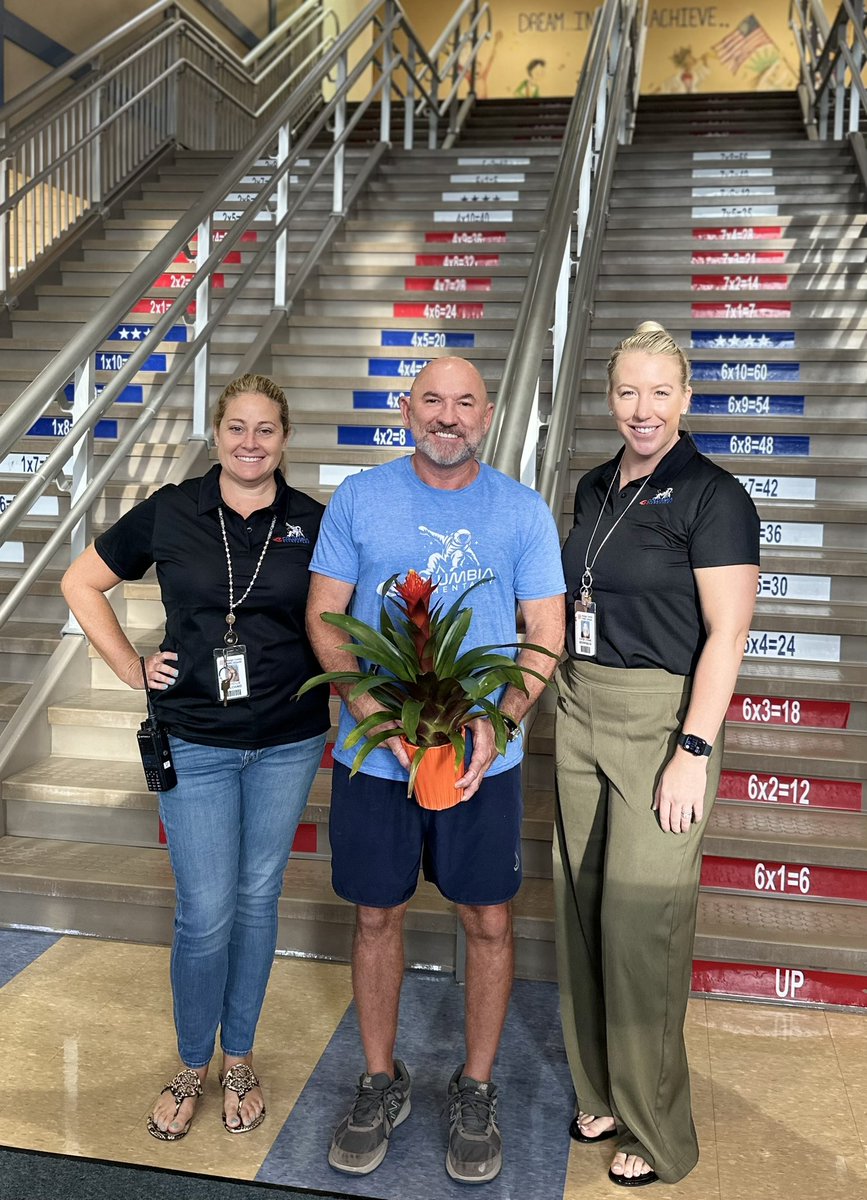 KBrinkman_OCPS's tweet photo. Showcasing Columbia’s Teacher of the Year, Mr. Edwards and Support Person of  the Year, Mrs. Mann. We are so happy and thankful to have you both at Columbia! @ColumbiaES_OCPS https://t.co/ASqhjXG34k