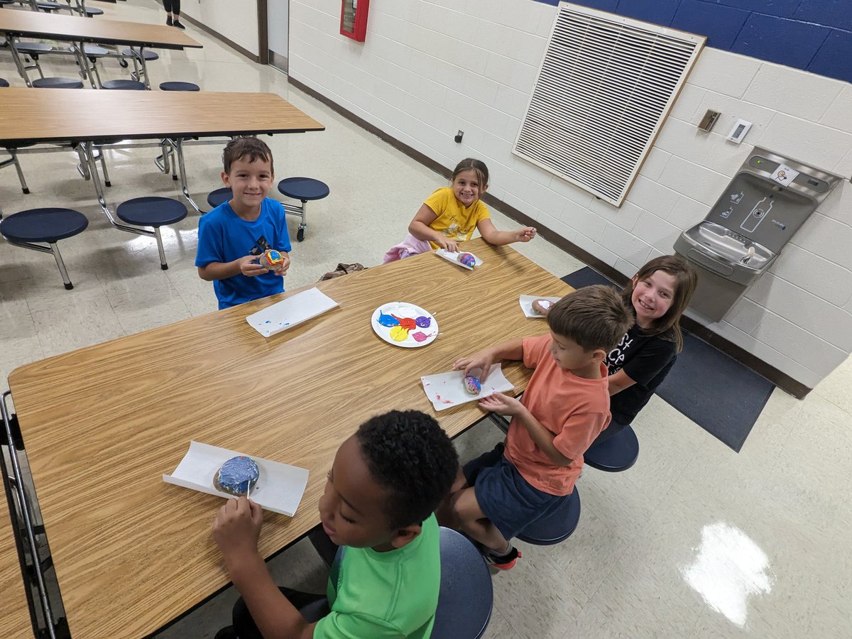 SeanBellis2's tweet photo. Today our second graders @BerkeleyBeavers completed a project about citizenship. They painted rocks (and maybe some hair by mistake) differently to demonstrate that we are not all the same but we are part of a community. @SpotsySchools https://t.co/F5L7BX6pg5