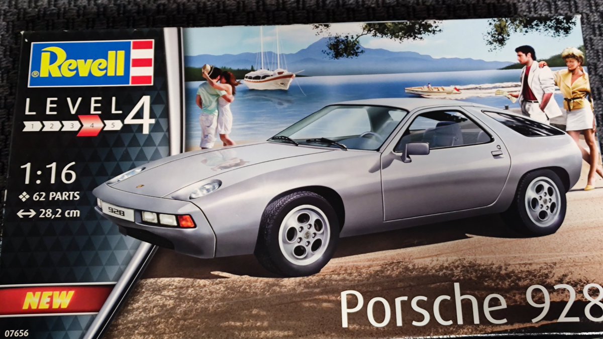 sebaer82's tweet photo. First one to sixteen model - Revell Porsche 928 #revell #116scale
The model is so wonderfully simple > it can be quickly put together in a few minutes 😁 Reminds me of some models from Heller (#heller).
What is strange is that all clear parts are tinted 🤔 https://t.co/c67OVxeUir