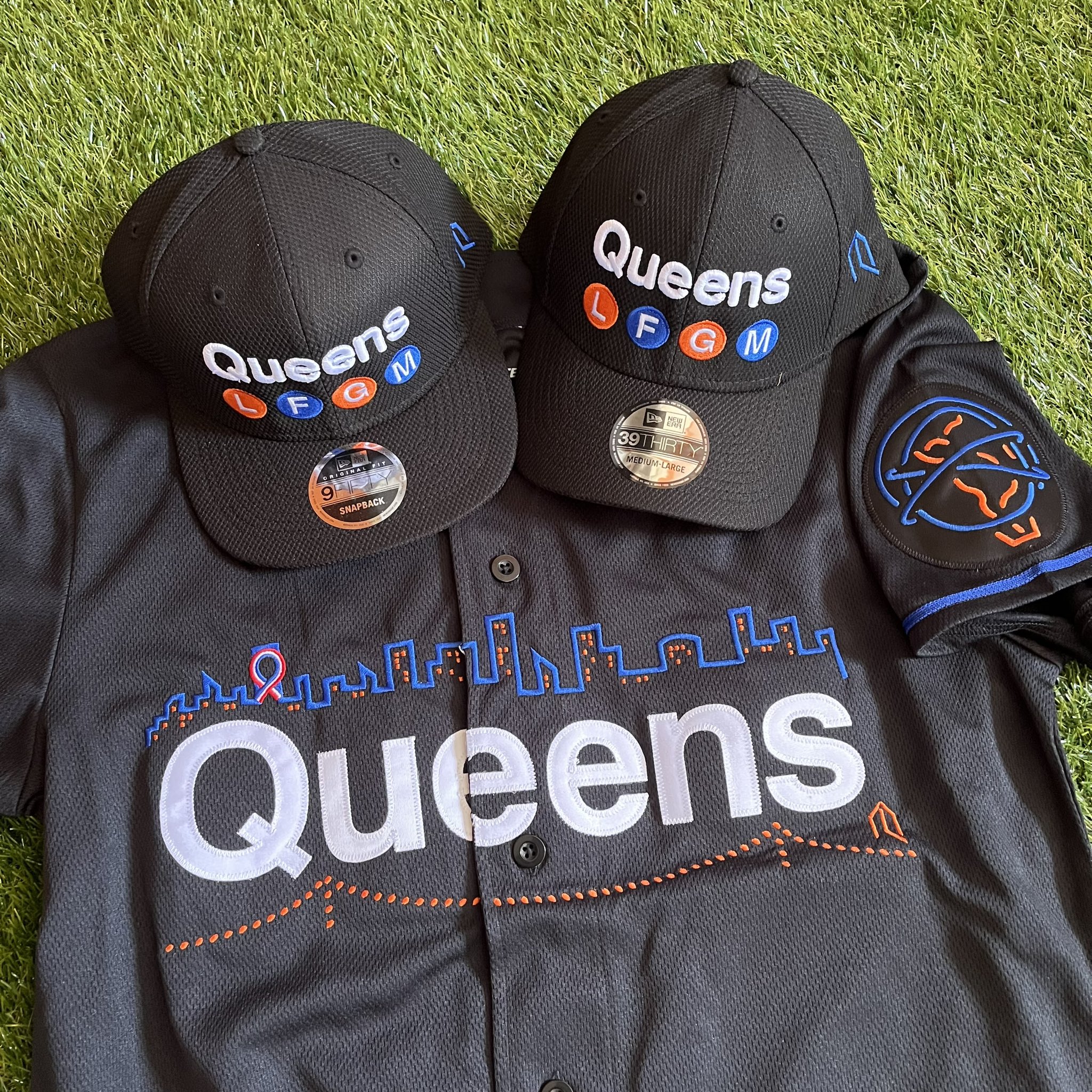 Queens fitted hat hotsell